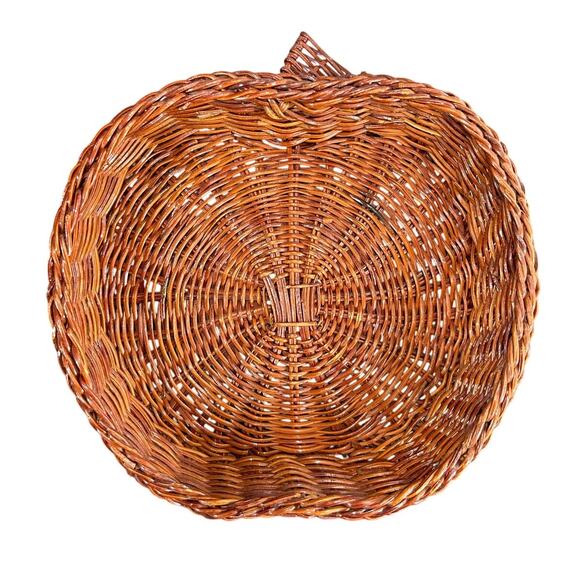Vintage- Woven wicker tray basket- 7x6x2" Apple Shaped- teacher cottagecore - Picture 1 of 6